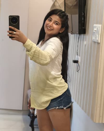 Profile photo of Isha - Air Hostess available for escort services in Gachibowli