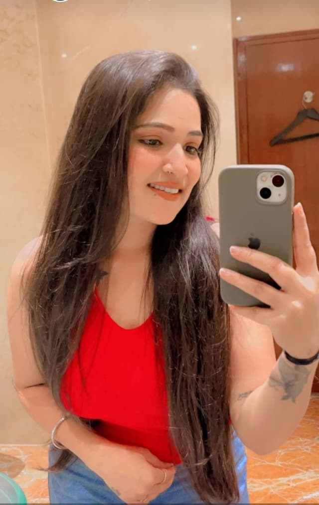 Profile photo of Roshni - Professional available for escort services in Kondapur